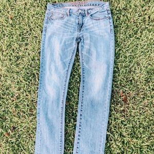 American Eagle waist 30 mom jean